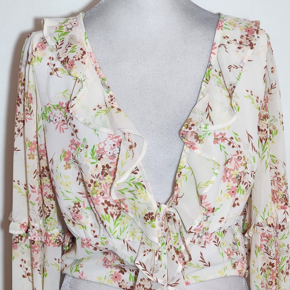 Forever 21 Pink Floral Cropped Top Size Large NWOT - Picture 2 of 9